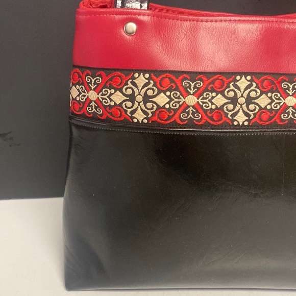 LAURA BEE Designs Vegan Shoulder Bag Snap Purse - Picture 3 of 17